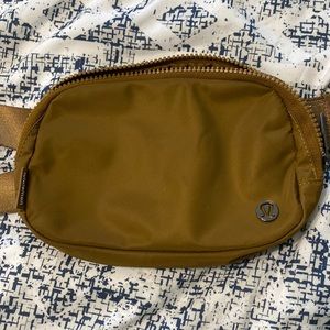 EUC Lululemon Everywhere Belt Bag